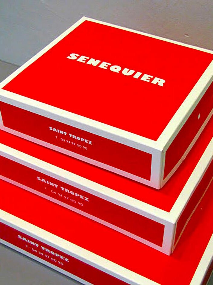 Graphisme et packaging fait par le Studio Emma Roux pour le Café Senequier. Le rouge est la couleur dominante
