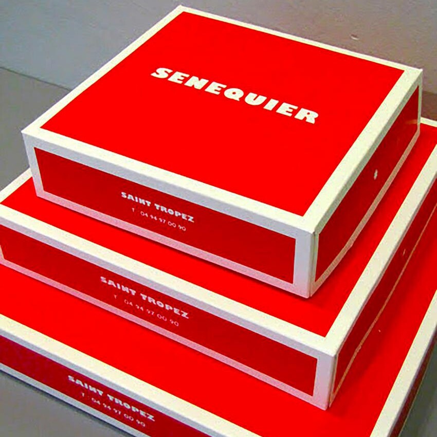 Graphisme et packaging fait par le Studio Emma Roux pour le Café Senequier. Le rouge est la couleur dominante