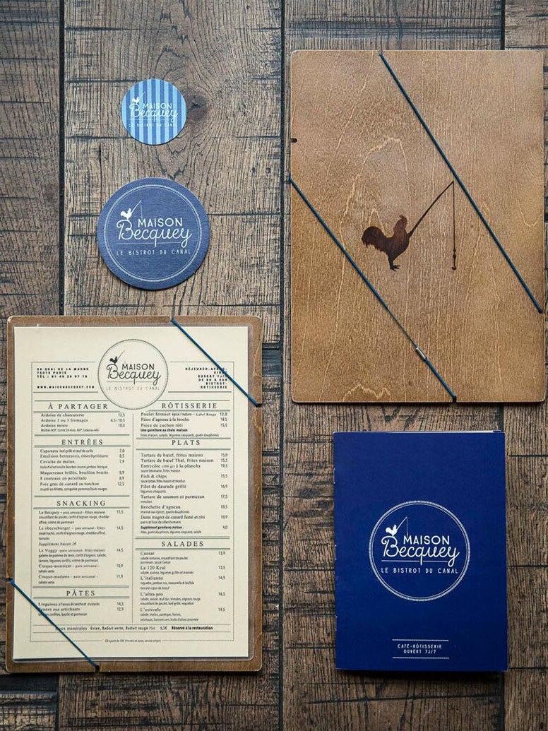 Graphisme et identité visuelle fait par le Studio Emma Roux pour la rôtisserie Maison Becquey. Menus, carte des vins, stickets, sous bock.