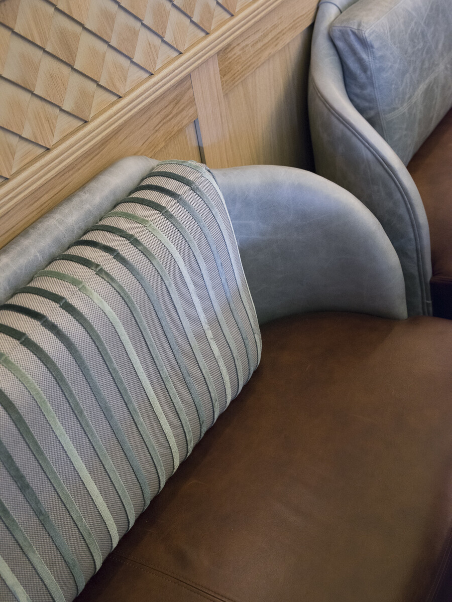 intérieur du restaurant Aux Cadrans du PLM décoration par le Studio Emma Roux, relooking et charte graphique
