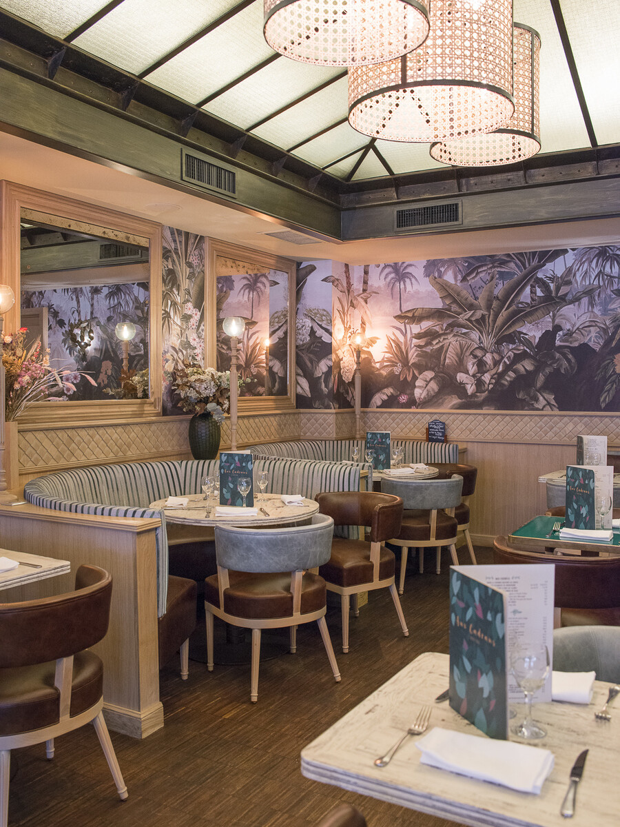 intérieur du restaurant Aux Cadrans du PLM décoration par le Studio Emma Roux, relooking et charte graphique