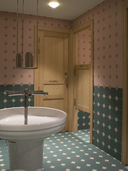 intérieur du restaurant Aux Cadrans du PLM décoration par le Studio Emma Roux, relooking et charte graphique