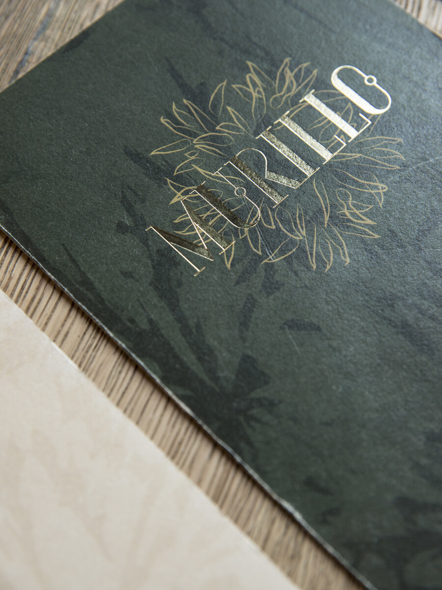 Restaurant Le Murillo de Paris - Décoration Studio Emma Roux. Identité visuelle, menu, marquage à chaud.