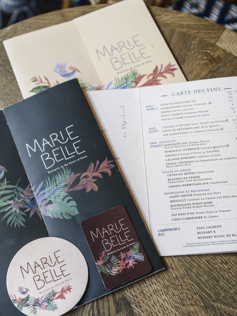 Le Studio Emma Roux a élaboré les cartes et l'identité visuelle du Marie Belle à Paris